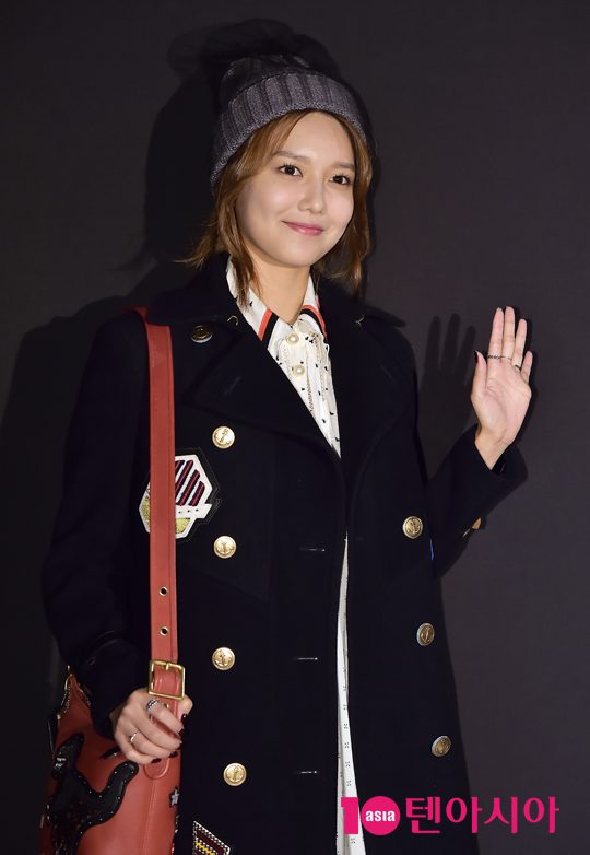 [PIC][12-10-2016]SooYoung tham dự sự kiện "COACH 75th Anniversary Heritage Exhibition" vào tối nay 20161012204254313anmo