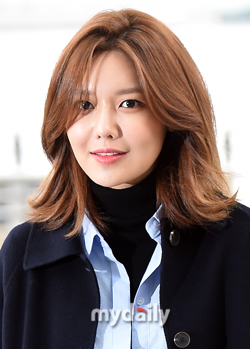  [PIC][28-10-2016]SooYoung khởi hành đi LA - Mỹ để chụp hình cho tạp chí "COSMOPOLITAN" vào hôm nay 20161028091812820uyvh