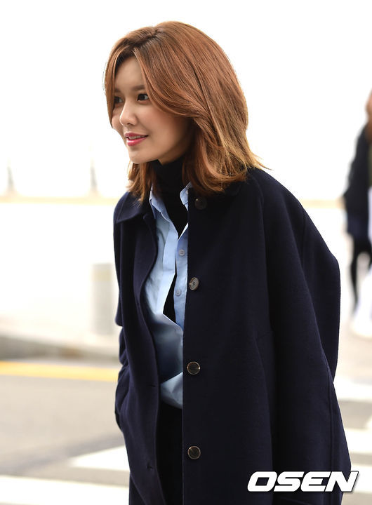  [PIC][28-10-2016]SooYoung khởi hành đi LA - Mỹ để chụp hình cho tạp chí "COSMOPOLITAN" vào hôm nay 20161028091711256htqy