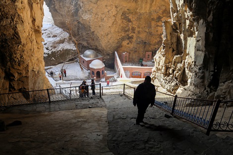 مجمّع "أصحاب الكهف" يجتذب السياح بأذربيجان Grotte_1_110021809