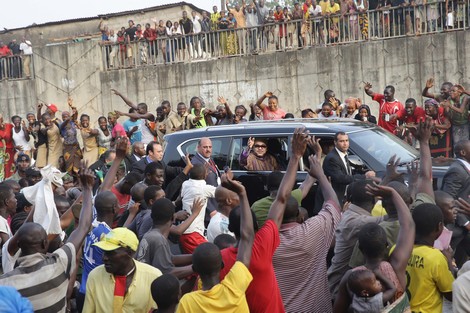 المغرب يلعب ورقة إفريقيا .. حل لنزاع الصحراء أم مجازفة سياسية؟ Arrivee_de_sm_le_roi_a_conakry___g2_158198243