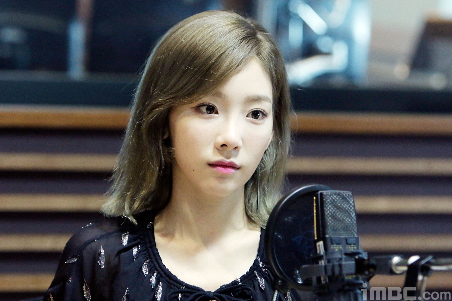 [PIC][30-06-2016]TaeYeon tham gia chương trình "Hope Song at Noon Radio" vào trưa nay 2aa6ba7f-bc05-4576-9ab7-db9fcf40e5f4