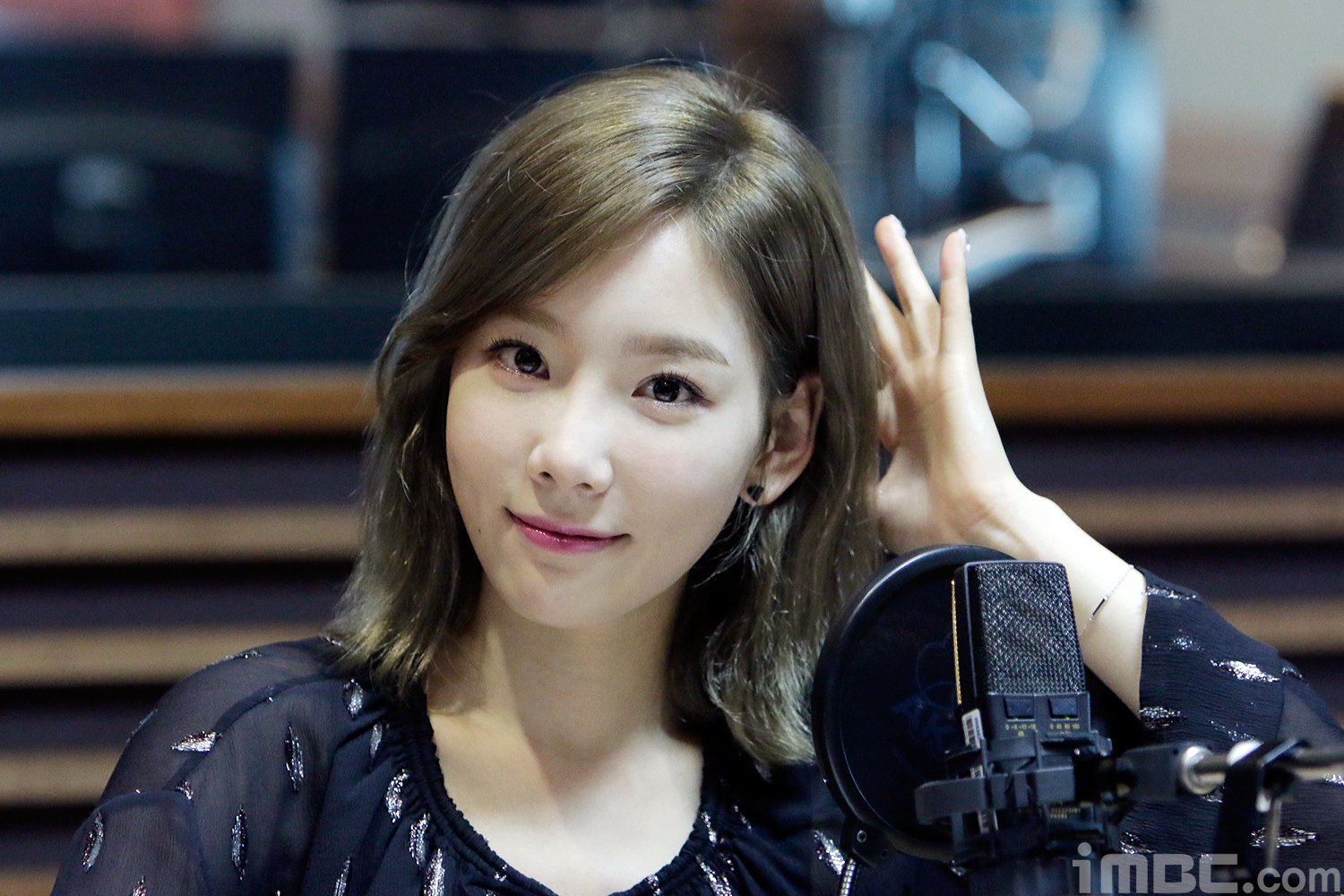 [PIC][30-06-2016]TaeYeon tham gia chương trình "Hope Song at Noon Radio" vào trưa nay Cd7b3b35-c4af-4c39-9a90-deed9e9c7366