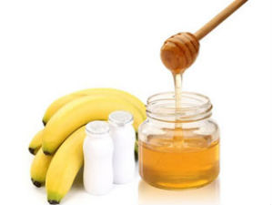 உடலுக்கு பொலிவு தரும் வாழைப்பழம், தேன் ! 10-bananahoney