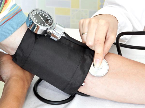 ஆல்கஹால் அருந்துவதால் ஏற்படும் அபாயங்கள்!!! 28-1359357421-bloodpressure