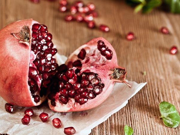 சிகரெட் பிடித்து உதடு கருப்பாக உள்ளதா?  17-1366185844-pomegranates-600