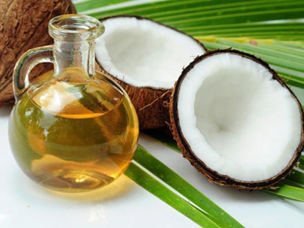 சரும வறட்சியைத் தடுக்கும் வீட்டுப் பொருட்கள்!!! 08-1373272259-4-coconutoil