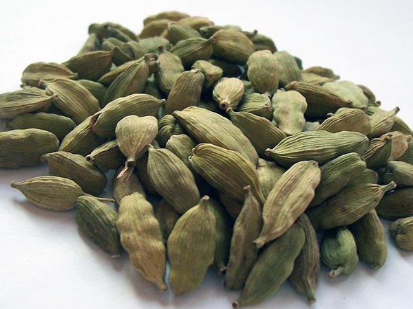 உடல் எடையைக் குறைக்கும் மூலிகைகள்!!! 20-1377006113-3-cardamom