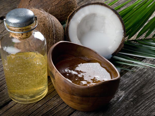 முடி உதிர்தல் பிரச்சனைக்கான வைத்தியங்கள்!!! 22-1385099307-1-coconutoilforhaircare