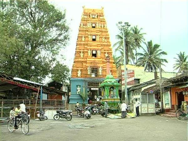 ஆண்டின் 10 நாட்கள் மட்டுமே திறந்திருக்கும் அதிசய கோயில்!   24-hasanamba-tower