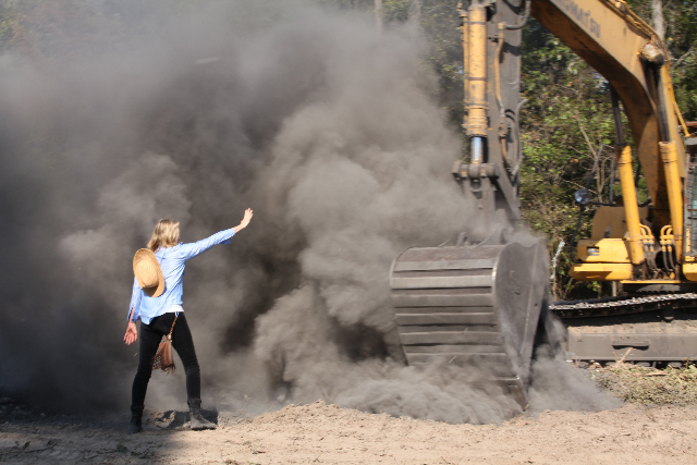 Tar Sands Blockade: Along with Landowner, Actress Daryl Hannah Arrested Img_0136