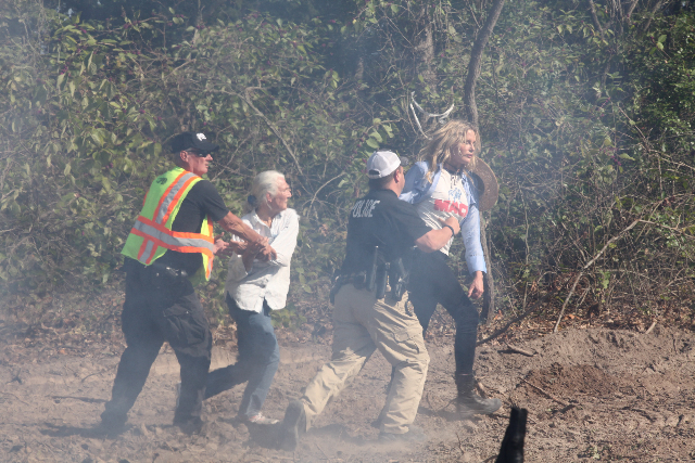 Tar Sands Blockade: Along with Landowner, Actress Daryl Hannah Arrested Img_0211