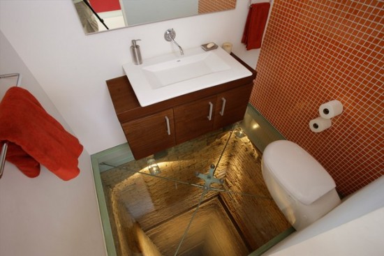 Cuarto de baño con suelo de cristal a 15 plantas de altura Cuarto-aseo-atico-suelo-cristal-3