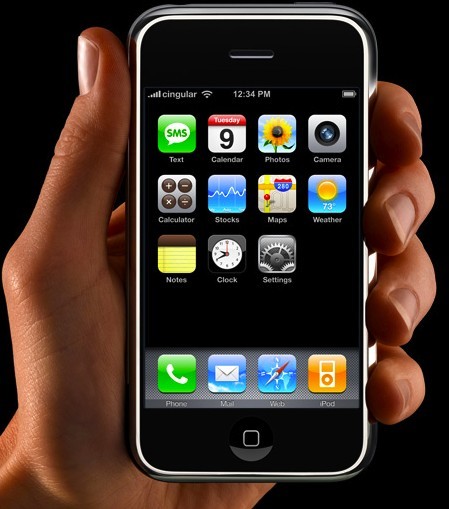  ^^أفتح الآيفون 4 على أي شريحة ^^ Apple-iphone-in-hand