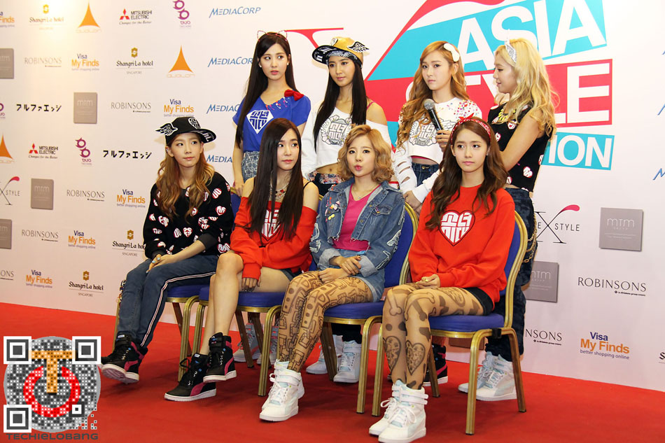 [PIC][21-06-2013]SNSD khởi hành đi Singapore để biểu diễn tại "2013 Asian Style Collection" vào trưa nay - Page 8 Girls-Generation-IMG_6018m