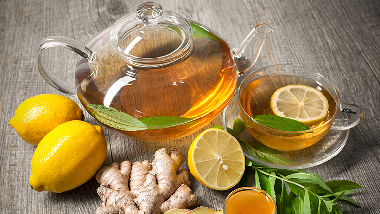 Receta detoks për trup të shëndetshëm dhe lëkurë rinore ka në bazë çajin Ginger-tea-for-weight-loss