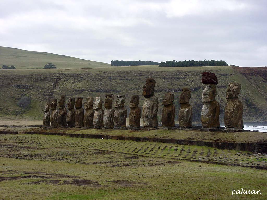 جزيرة القيامة...الجزيرة الاكثر غرابة في العالم Ile_de_paques_5