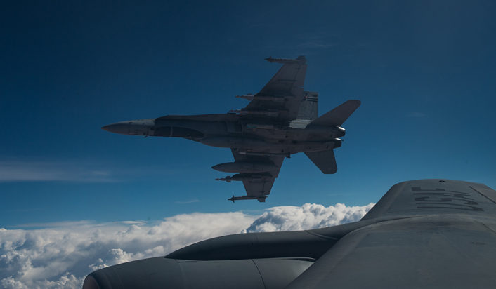 FUERZA AÉREA DE CANADÁ - Página 3 RCAF-Hornet-2-706x412