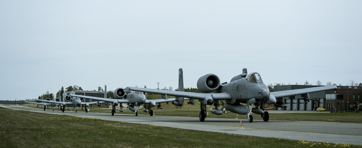 El Retorno de la Guerra Fria - Página 3 A-10-Amari-taxi-706x290