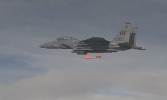 Nuke-test en un F-15E Strike Eagle F-15E-Nuke-test