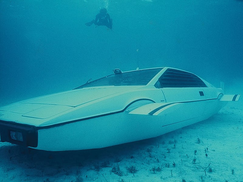 CAUCHEMAR (merci niko !) - Page 20 James_bond_lotus_esprit_submarine_car_5