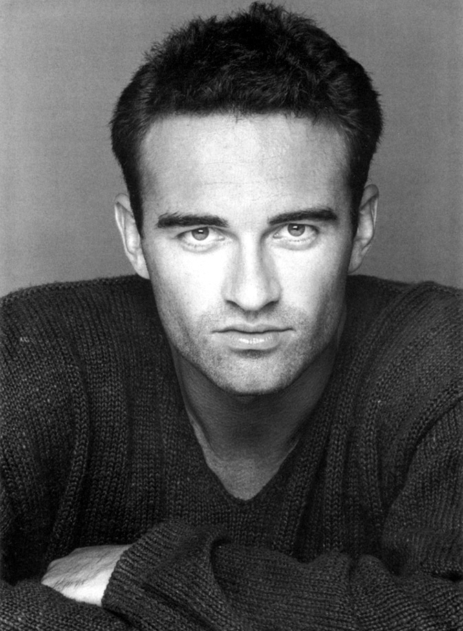 Julian Mcmahon photos - Page 2 Noir