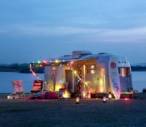 place for camping Airstream-trailer-on-beach-from-27_media_tumblr