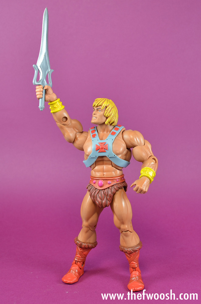 Video Review de He-Man Galactic Protector por Pixel Dan. Classic-he-man-sword-aloft