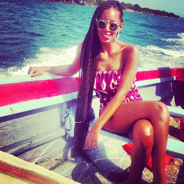 SOLANGE KNOWLES VACATIONED IN JAMAICAN PICS FROM LATE LAST YEAR Solange_jamaica-1