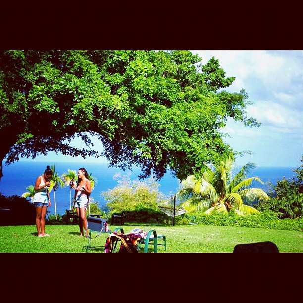 SOLANGE KNOWLES VACATIONED IN JAMAICAN PICS FROM LATE LAST YEAR Solange_jamaica-3