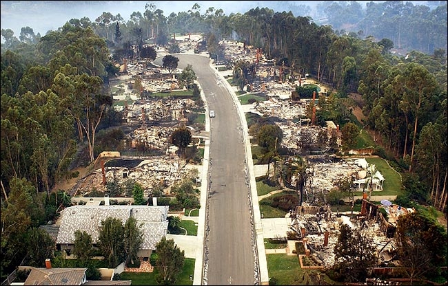 California Fires: Directed Energy Weapons connected to Smart Meters? (Video) Scripps-Ranch-San-Diego-2003-150-houses-but-eucalyptus-DID-NOT-burn-NY-Times