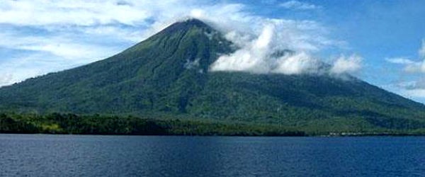 Volcán Gamalama, Indonesia  Gunung-gamalama-600x250