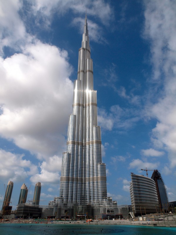 உலகின் மிகப் பெரிய 10 கட்டிடங்கள்.. Burj-Khalifa-600x800