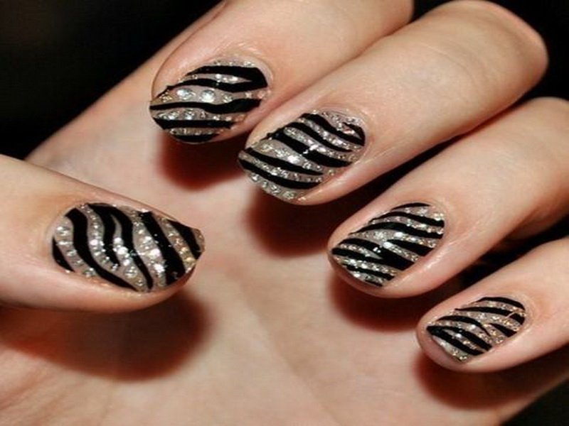 Nail art - Page 2 Zebra-Nail-Art-Designs