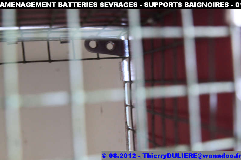 SAISON D'ELEVAGE 2012 - DUDULE - Page 39 AMENAGEMENT%20BATTERIES%20SEVRAGES%20-%20SUPPORTS%20BAIGNOIRES%20-%20010