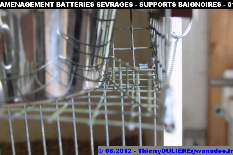 SAISON D'ELEVAGE 2012 - DUDULE - Page 39 AMENAGEMENT%20BATTERIES%20SEVRAGES%20-%20SUPPORTS%20BAIGNOIRES%20-%20012