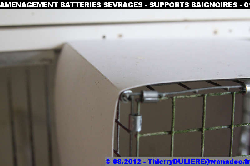 SAISON D'ELEVAGE 2012 - DUDULE - Page 39 AMENAGEMENT%20BATTERIES%20SEVRAGES%20-%20SUPPORTS%20BAIGNOIRES%20-%20015