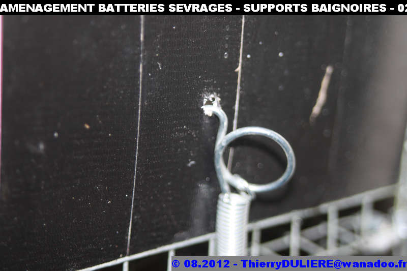 SAISON D'ELEVAGE 2012 - DUDULE - Page 39 AMENAGEMENT%20BATTERIES%20SEVRAGES%20-%20SUPPORTS%20BAIGNOIRES%20-%20027