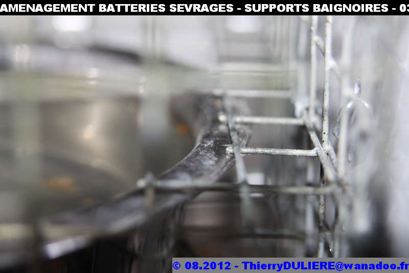 SAISON D'ELEVAGE 2012 - DUDULE - Page 39 AMENAGEMENT%20BATTERIES%20SEVRAGES%20-%20SUPPORTS%20BAIGNOIRES%20-%20031