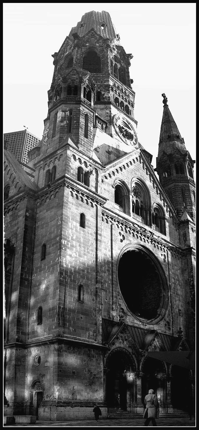 Panoramique plat vertical (argentique) Eglise-pano-berlin-nb