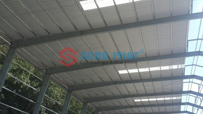 5 giải pháp thiết kế hệ thống thông gió làm mát nhà xưởng Thong-gio-nha-xuong-1-700x394