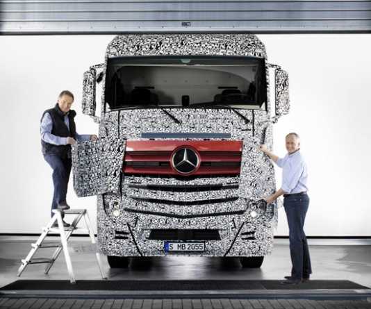 Le Nouvel Actros de Mercedes-Benz prévu pour le 1ér juillet 2011 ACTROS_2011