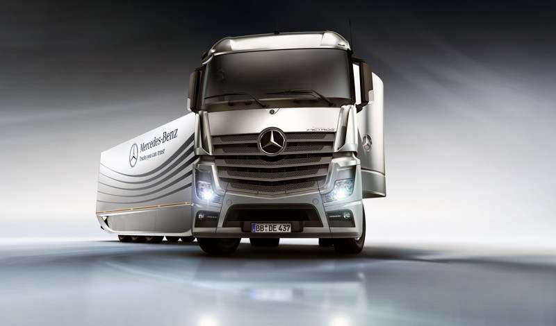 Aero Trailer Design Study par Mercedes-Benz Mercedes-Benz-Aero-trailer-Front