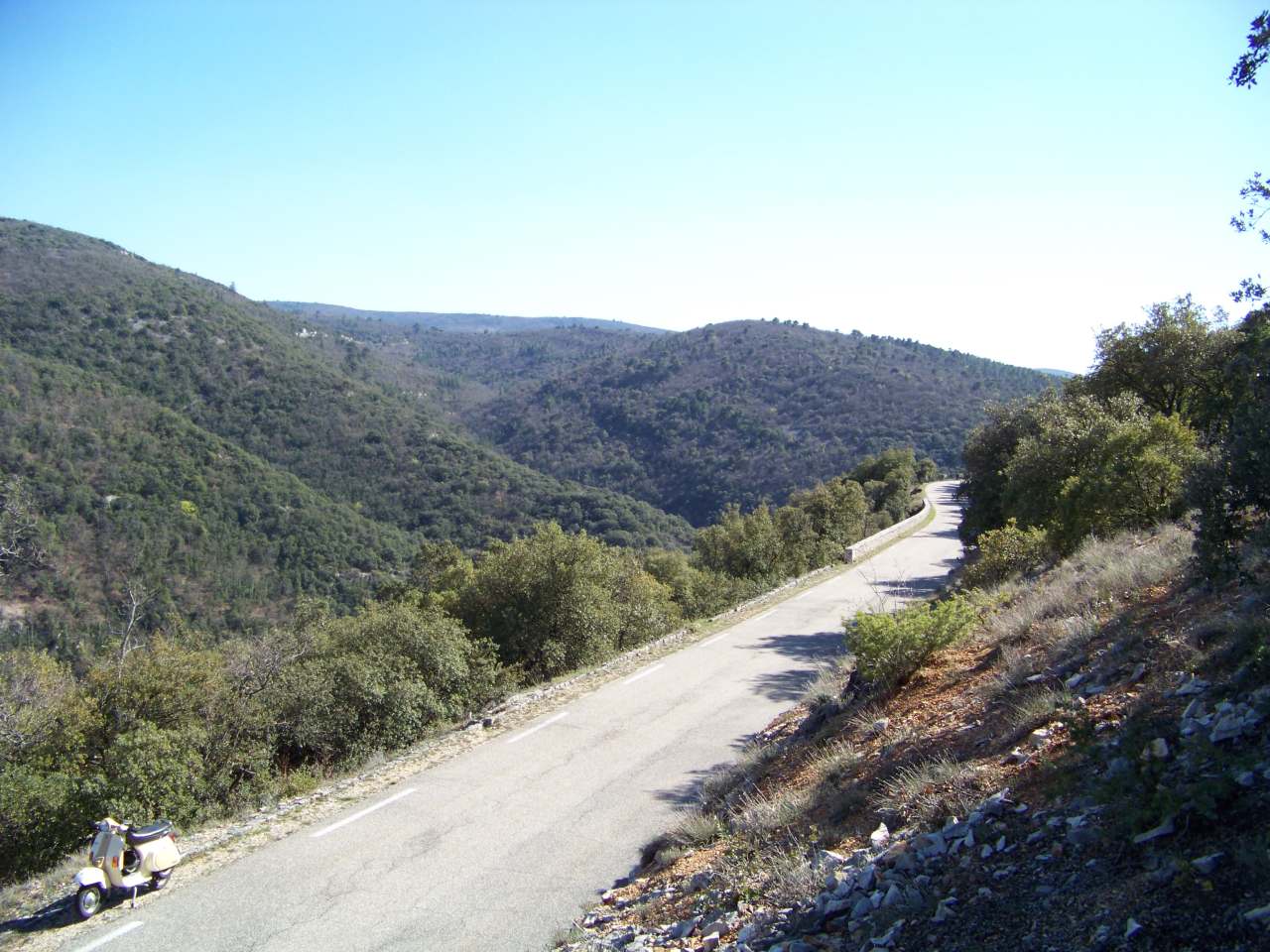 [Balade] Les Gorges de la Nesque en Vespa, en quête d'une Blonde ... Vespa-pk-nesque-17