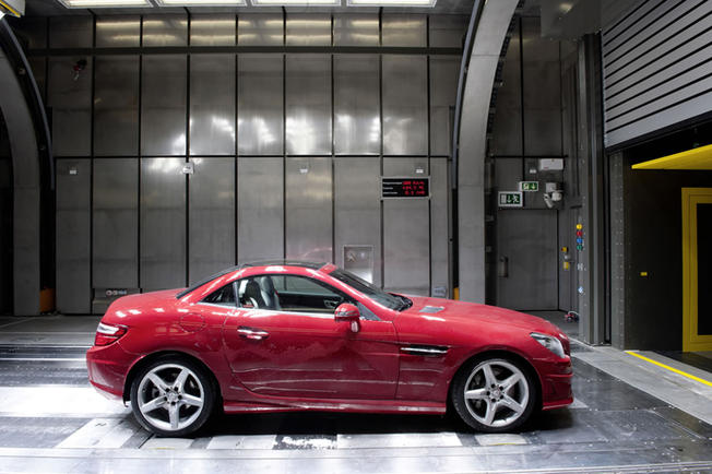 Mercedes-Benz : le tunnel de l'extrême Mb_tunnel-05