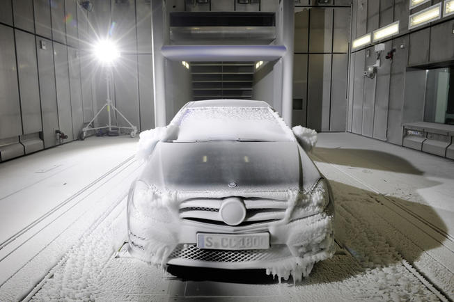 Mercedes-Benz : le tunnel de l'extrême Mb_tunnel-06