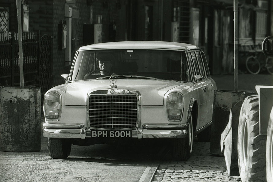 [Historique] La Mercedes 600 (W100 1963-1981) - Page 2 W100-john_lennon-01