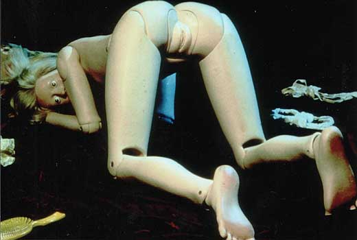 *** Spam Thread *** - Página 38 Untitled-film-still-255-by-Cindy-Sherman-crawling-mannequin