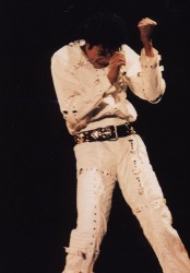 BAD WORLD TOUR  2a6fd1232527052