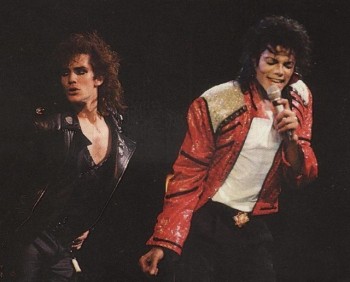 BAD WORLD TOUR  2c8b46232520316